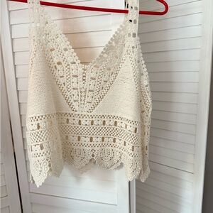 Bluivy Cream Crop Top with Chic Design